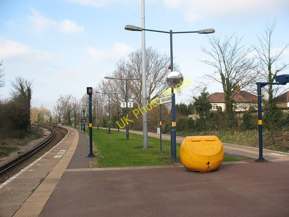 Photo 6"x4" Sutton Common station: northern end Sutton\/TQ2564 c2011