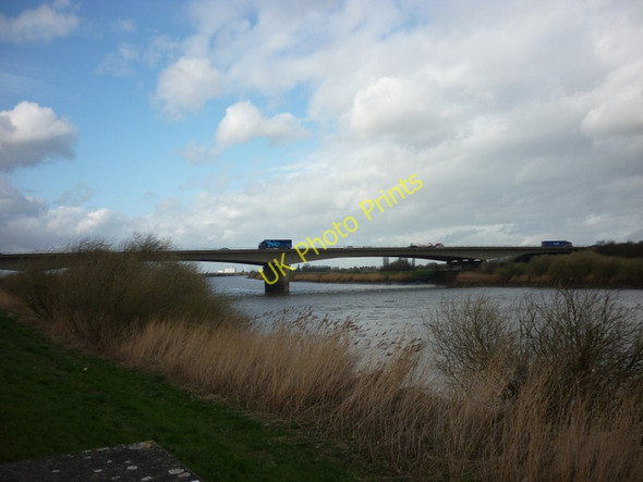Photo 6"x4" The M180 goes over the River Trent Derrythorpe c2011
