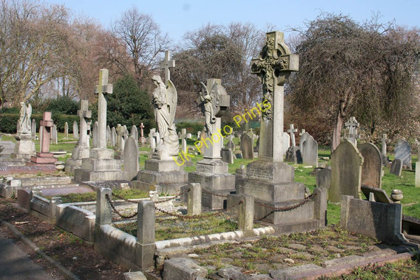 Photo 6"x4" Fulham Cemetery Barnes c2011