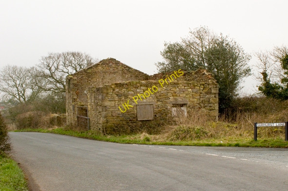 Photo 6"x4" Ruined barn corner Fairhurst Lane and Button Lane Inglewhite c2011
