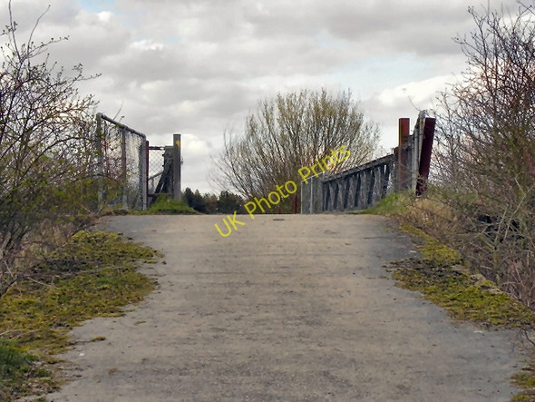 Photo 6"x4" Whitehead Hall Bridge Tyldesley c2011