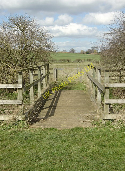 Photo 6"x4" Footbridge over King's Brook Hoton c2008