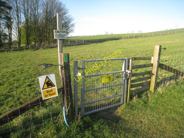 Photo 6"x4" Gate and warning Hemswell c2011
