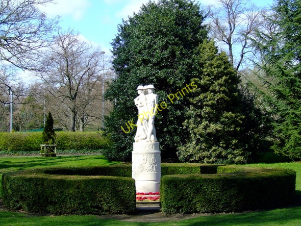Photo 6"x4" War memorial in Battersea Park Westminster c2011
