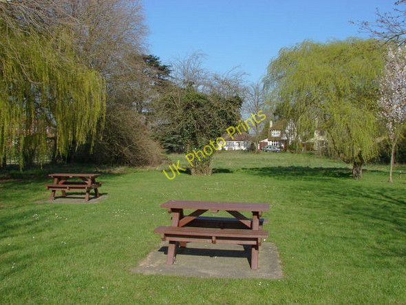 Photo 6"x4" Thameside, Laleham Chertsey c2011