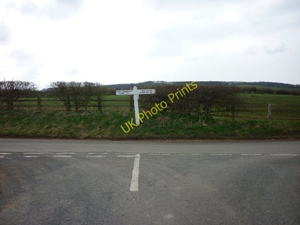 Photo 6"x4" Left to Kirby Underdale, right to Bugthorpe Kirby Underdale c2011