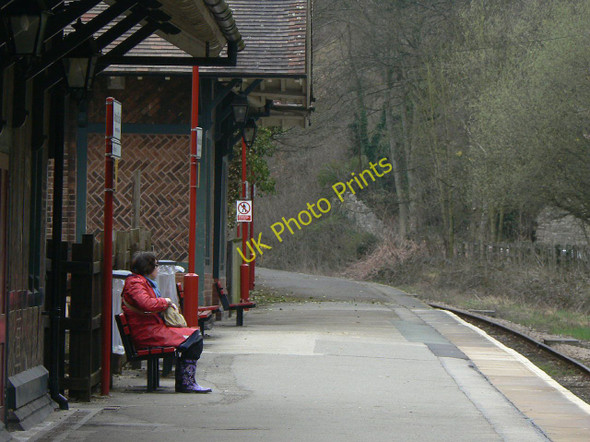 Photo 6"x4" Waiting for a train Matlock c2011