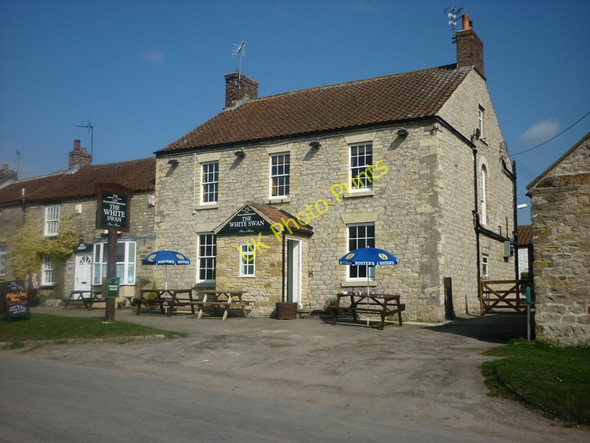 Photo 6"x4" The White Swan, Newton-on-Rawcliffe Newton-on-Rawcliffe c2011