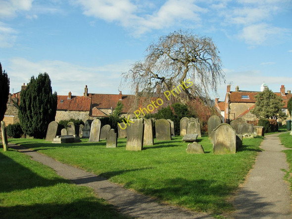 Photo 6"x4" All Saints churchyard Kirkbymoorside c2011