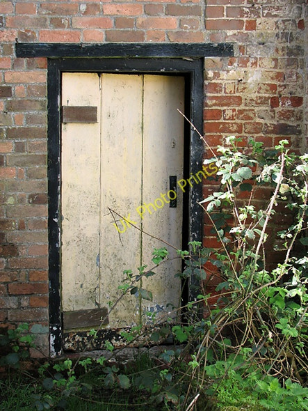 Photo 6"x4" Old shed door, East Dereham Dumpling Green c2011