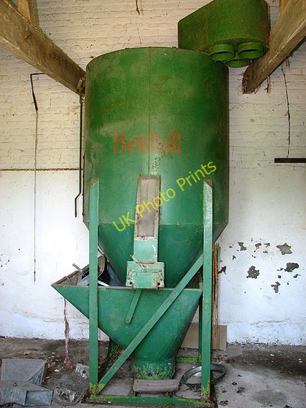 Photo 6"x4" Parked in a farm shed, East Dereham Dumpling Green c2011