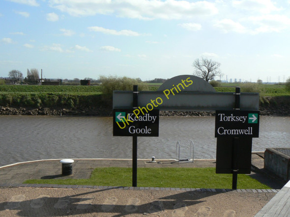 Photo 6"x4" Navigational signpost East Stockwith c2011