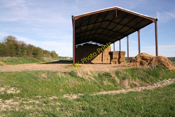 Photo 6"x4" Barn on south side of White House Road North Stoke\/SU6186 c2011