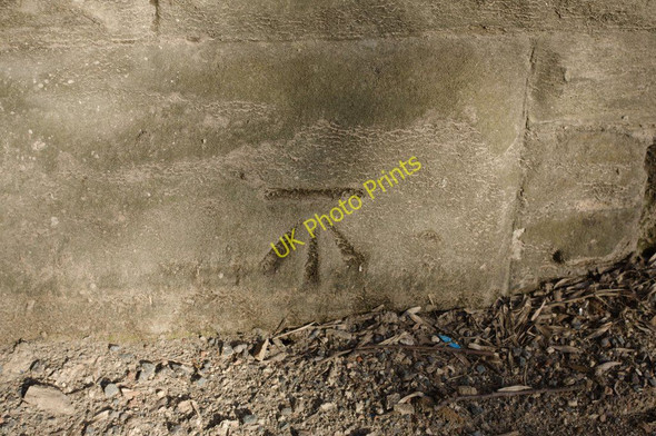 Photo 6"x4" Cut Bench Mark (close-up) Haigh\/SE2912 c2011