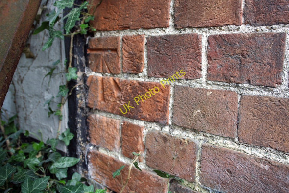 Photo 6"x4" Benchmark on #1 Pound Cottage at its junction with Tudor Cottage Blewbury c2011