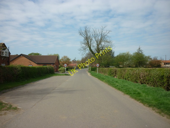 Photo 6"x4" Entering Willingham by Stow Willingham by Stow c2011