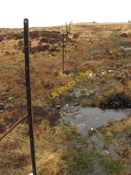 Photo 6"x4" Remains of a fence, Allt a' Chlogaid Allt a' Chlogaid c2011