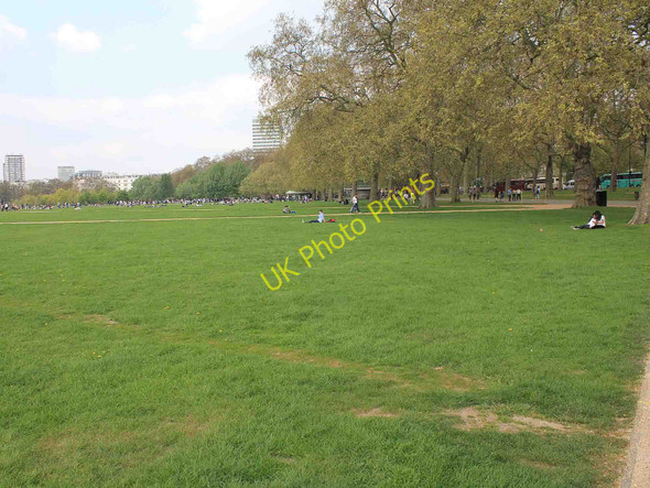 Photo 6"x4" Hyde Park alongside Park Lane Westminster c2011