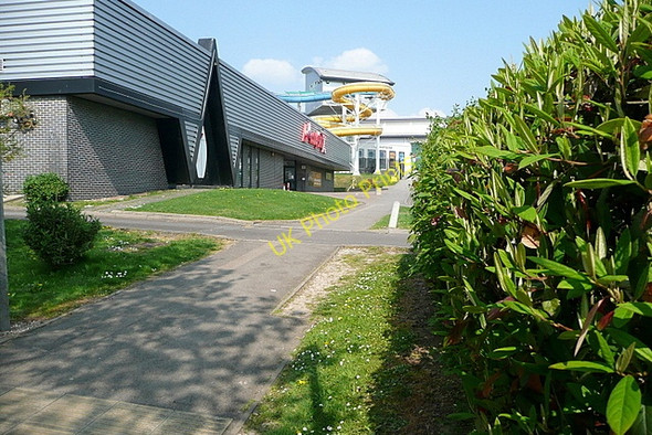 Photo 6"x4" Basingstoke Leisure Park Basingstoke c2011
