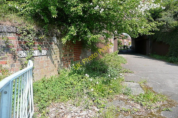 Photo 6"x4" Roman Road railway bridge Buckskin c2011