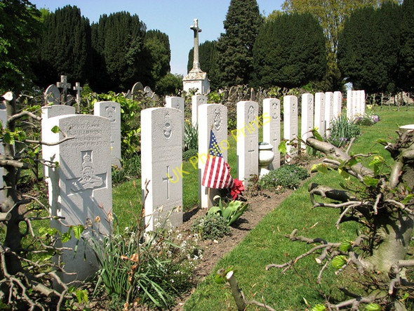 Photo 6"x4" Ipswich Old Cemetery - WWII graves Ipswich c2011