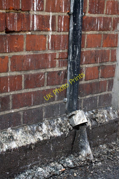 Photo 6"x4" Benchmark on the Wantage Road face of #543 Oxford Road Reading c2011
