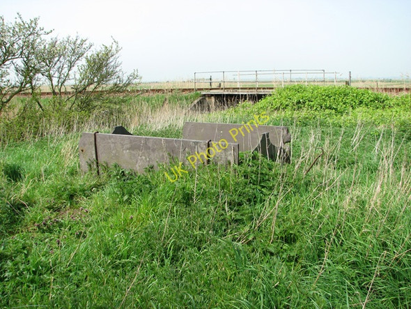 Photo 6"x4" The railway line from Gt Yarmouth to Reedham Burgh Castle\/TG4804 c2011