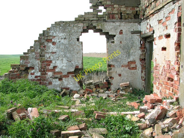 Photo 6"x4" The remains of Lockgate Farm Burgh Castle\/TG4804 c2011 P1
