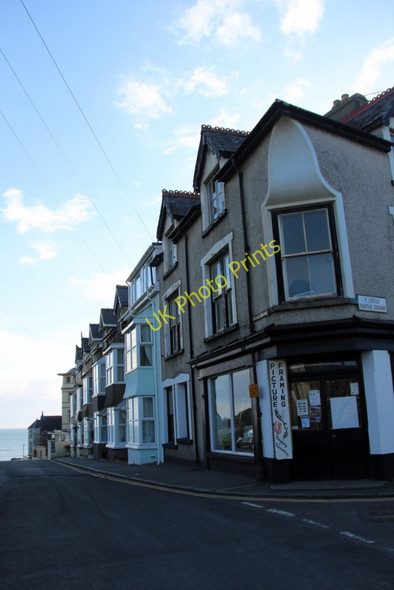 Photo 6"x4" Shop opposite Castle, Criccieth Criccieth c2011