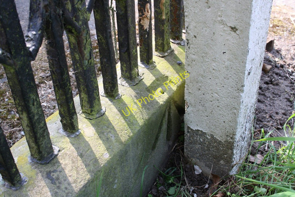 Photo 6"x4" Benchmark on wall outside West Lodge, Coley Avenue Reading c2011