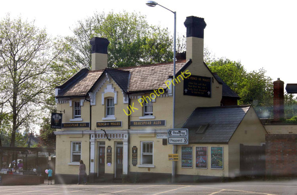 Photo 6"x4" The Prince of Wales in Caversham Reading c2011