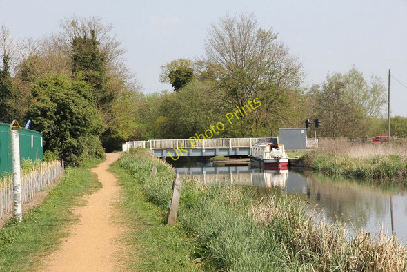 Photo 6"x4" Towpath to the bridge Aldermaston Wharf c2011