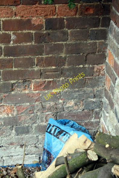 Photo 6"x4" Benchmark on Yew Tree Cottage, Coopers Lane Wantage c2011