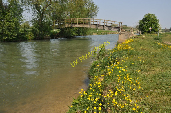 Photo 6"x4" Inglesham Footbridge over the Thames Lechlade on Thames c2011