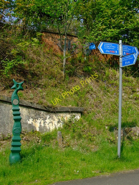 Photo 6"x4" National Cycle Network Route 7 Paisley c2011