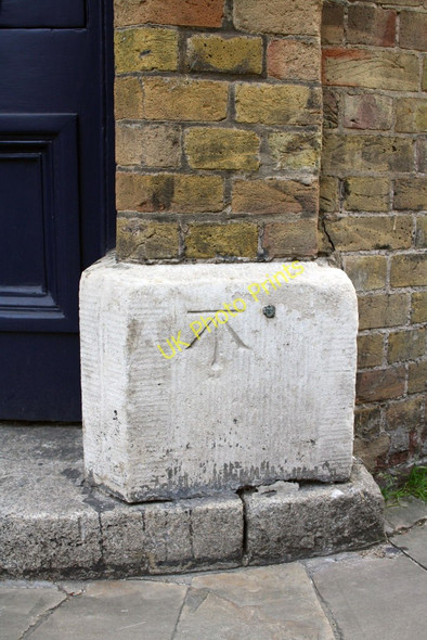 Photo 6"x4" Benchmark on Morocco House, Leathermarket Street London c2011