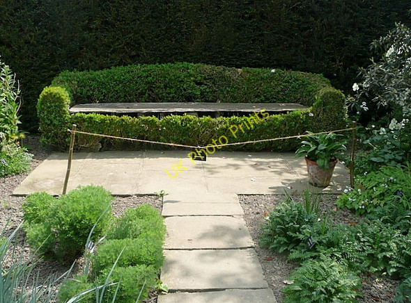 Photo 6"x4" Garden feature at Sissinghurst Camden Hill c2011