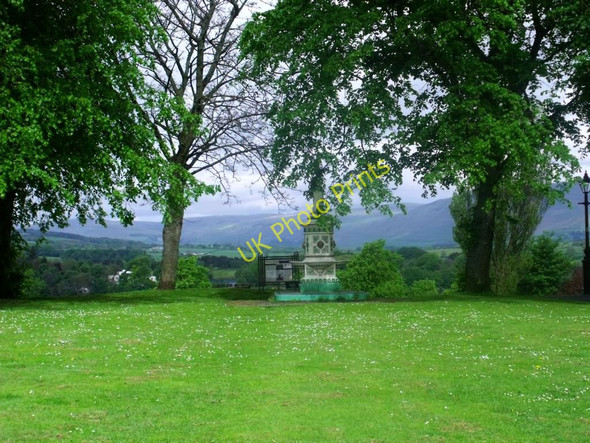 Photo 6"x4" Kirkintilloch, Peel Park fountain Kirkintilloch c2011