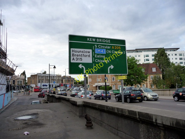 Photo 6"x4" Signpost on Kew Bridge - North Side Brentford c2011