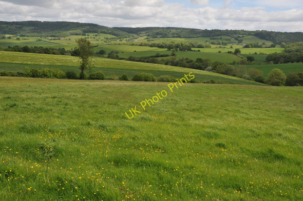 Photo 6"x4" Rolling Monmouthshire countryside Gaer-fawr c2011