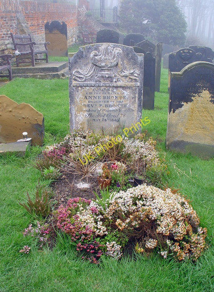 Photo 6"x4" Anne Bronte's Grave Scarborough\/TA0388 c2006