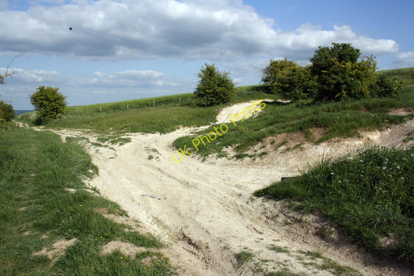 Photo 6"x4" A choice of tracks on Aston Upthorpe Downs Woodway c2011
