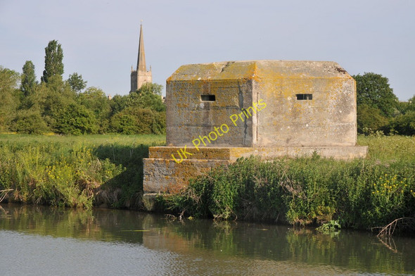 Photo 6"x4" Pillbox and spire of Lechlade church Lechlade on Thames c2011