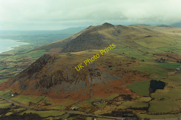 Photo 6"x4" View towards Gyrn Ddu from Tre'r Ceiri Llanaelhaearn c1992