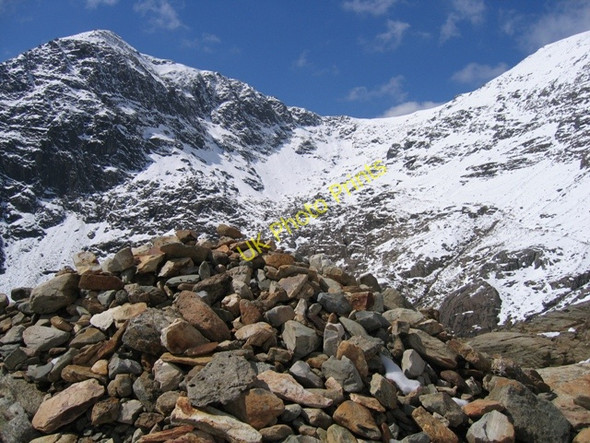 Photo 6"x4" A walk up the Pyg track - a cairn and a view Gwastadnant c2008