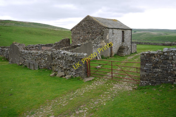 Photo 6"x4" Ruin and barn at Thornthwaite Helbeck c2011