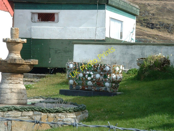 Photo 6"x4" Unique garden feature Roghadal c2011