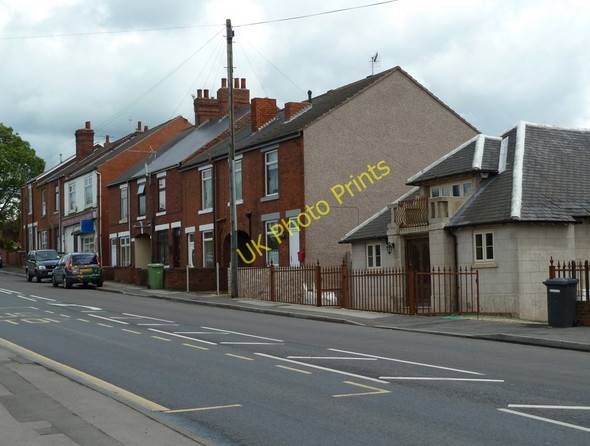 Photo 6"x4" Houses and bungalow on Worksop Road Staveley\/SK4374 c2011