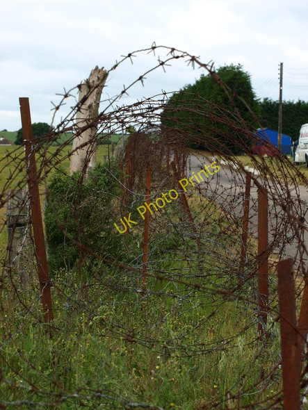 Photo 6"x4" Barbed Wire Hythe\/TR1634 c2011