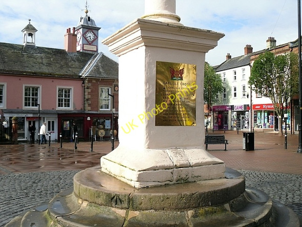 Photo 6"x4" The base of Carlisle Cross Carlisle c2011